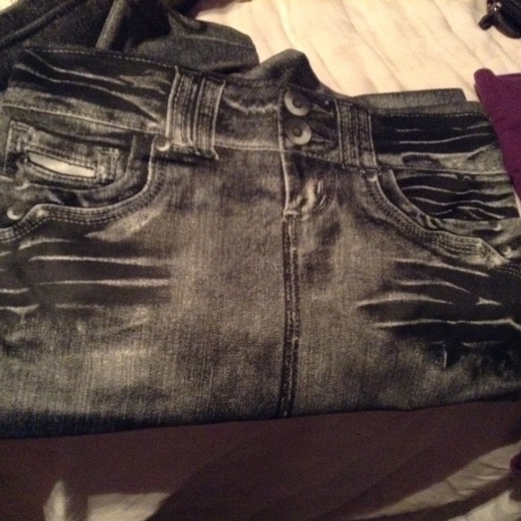 Simulated Jean Jeggins - Picture 4 of 5